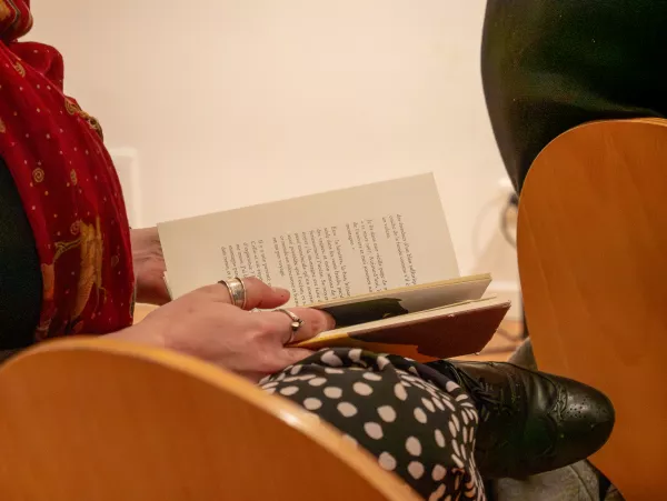 Photo de Lecture de poèmes d'Étel Adnan